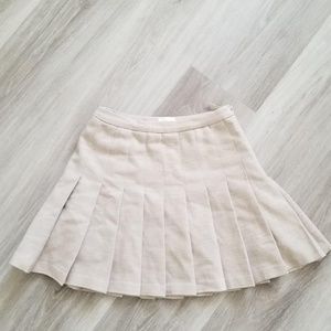 Aritzia Sunday Best pleated skirt